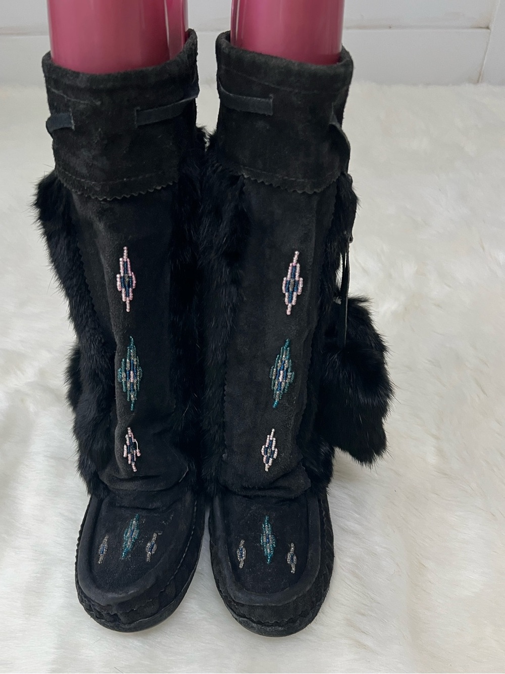 Black Embroidered Fur Trim Winter Boots • Boho Western • Beaded Women’s size 9